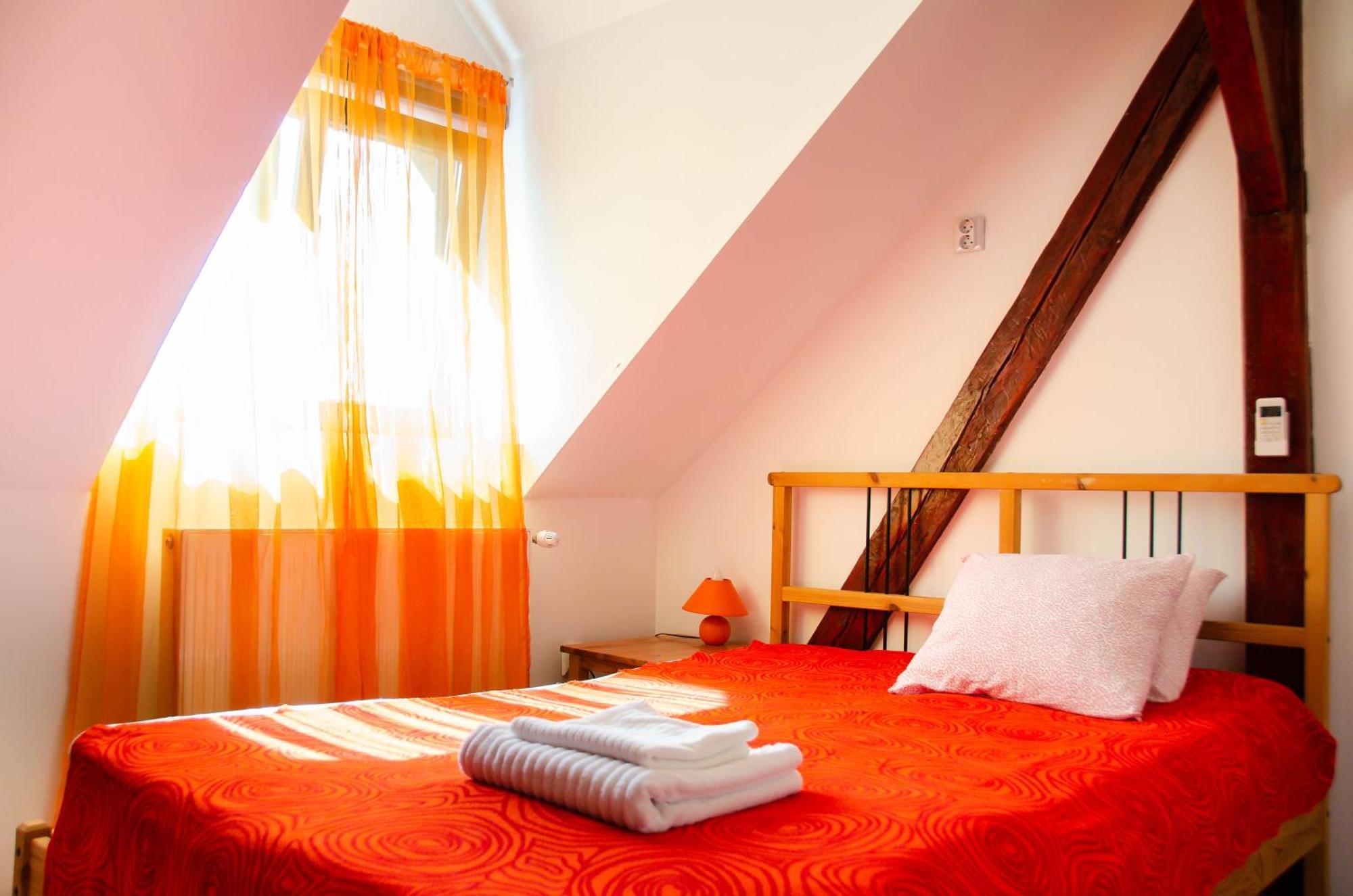 Conacul Bunicilor Hotel Novaci Екстериор снимка