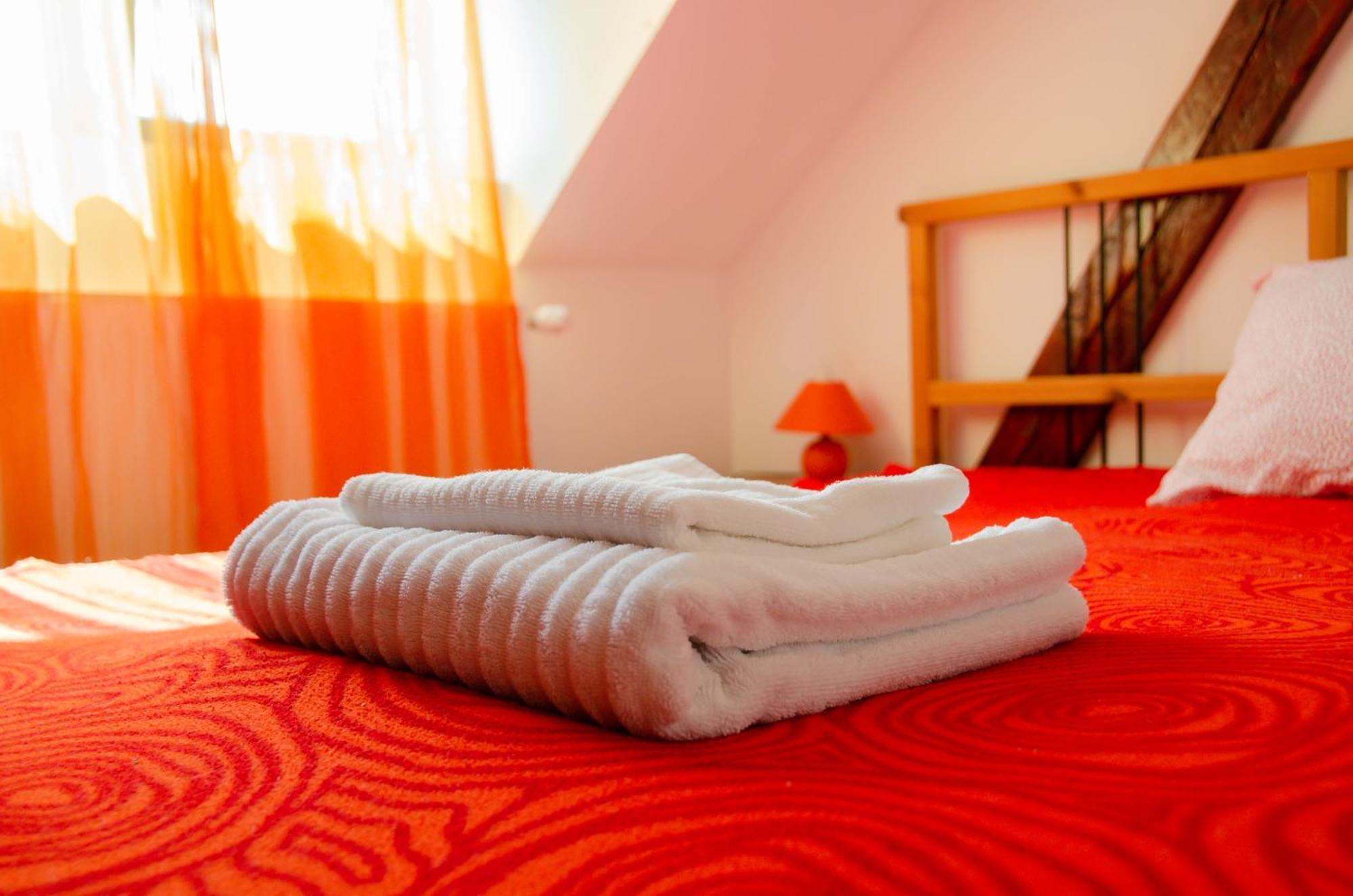 Conacul Bunicilor Hotel Novaci Екстериор снимка